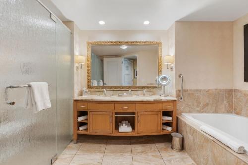 TRUMP 56th Floor - Sphere and Strip View - No Resort Fees, Las Vegas (photo 8)