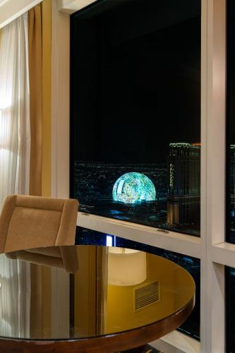 TRUMP 56th Floor - Sphere and Strip View - No Resort Fees