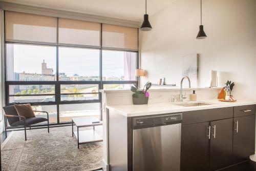 Flexhome Skywalk to Fiserv U8 with Rooftop Gym Parking in Milwaukee, USA