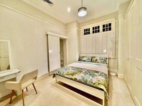 House 3 bedrooms 2 baths 2 parkings in Mosman