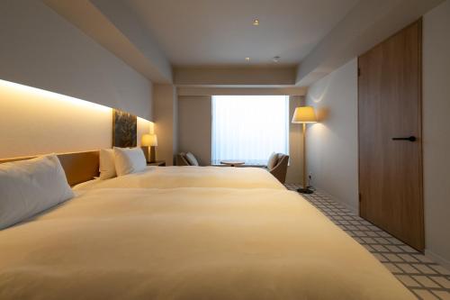 Twin Room image 3