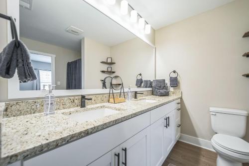 6 Condos in Traverse City - image 13