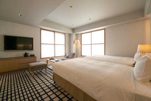 Deluxe Twin Room image 1