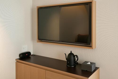 Deluxe Twin Room image 6