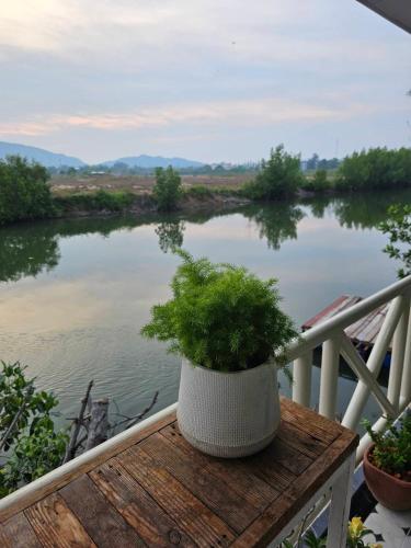 A small house next to the canal A small house next to the canal