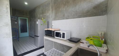 A small house next to the canal A small house next to the canal