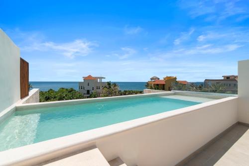 Akumal Bay With Access To The Beach 7 Rooftop Pools