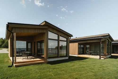 Strandis Smokehouse Camping & Resort, Villas in Larsmo