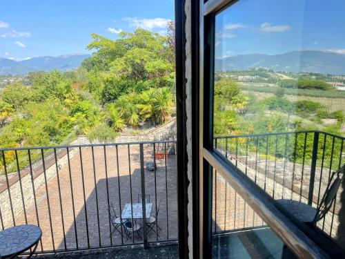Spoleto Poolside - Sleeps 24 in Spoleto City Center