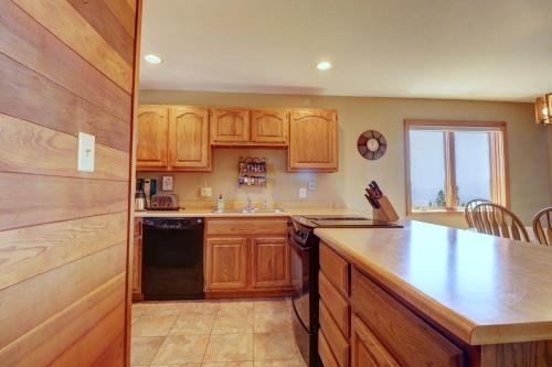 50 Snowscape 2BrLoft 3Ba condo in Silverthorne, USA