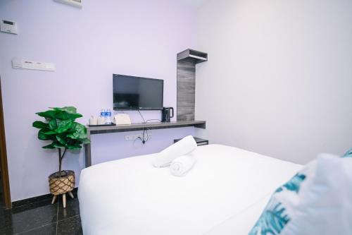 Swing & Pillows - Rawang Selangor Room Type - Standard Queen Room