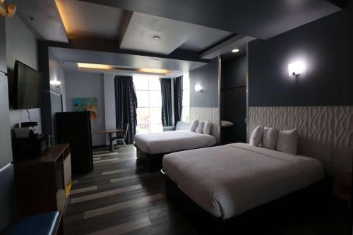 One-Bedroom Queen Suite - Non-Smoking