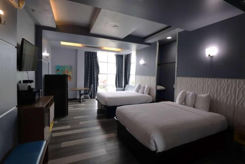 Days Inn & Suites by Wyndham Milwaukee - image 11