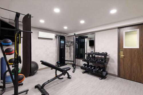 Ramada by Wyndham Yakima - main image