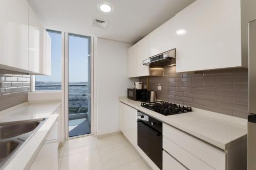 Maison Privee - Modern Business Bay Retreat with Dubai Canal Views, Dubaj (fotografie 6)