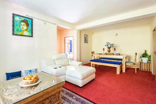 Lovely 2BHK Personal Space with Lawn