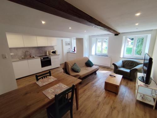 The River's Stones in 孔布蘭歐蓬