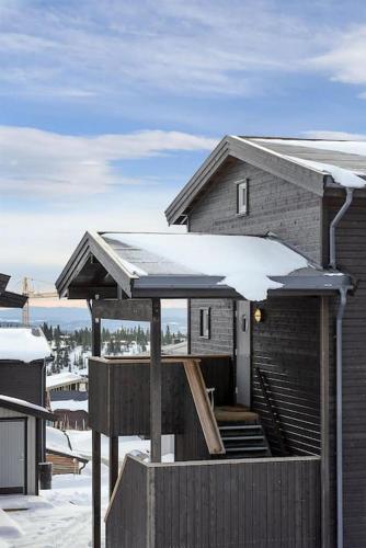 Leilighet sentralt på Sjusjøen, 11 sengeplasser (Leilighet sentralt pa Sjusjøen, 11 sengeplasser) in Sjusjoen