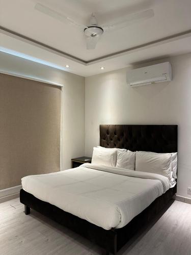 BNR - The Opus Residences Studio Apartment Gulberg - image 9