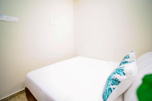 Swing & Pillows - Jalan Changkat Thambi Dollah Kuala Lumpur Swing & Pillows - Jalan Changkat Thambi Dollah Kuala Lumpur