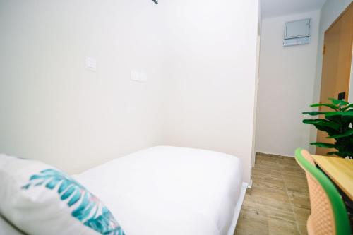 Swing & Pillows - Jalan Changkat Thambi Dollah Kuala Lumpur Swing & Pillows - Jalan Changkat Thambi Dollah Kuala Lumpur