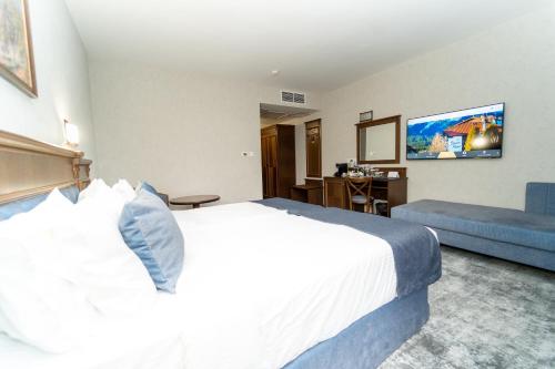 Executive Double Room image 4