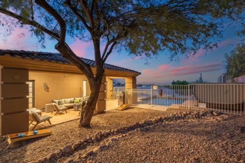 Primrose Palace Fountain Park Pool Hot tub in Fountain Hills