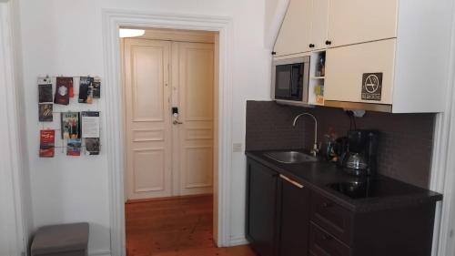 Private one room apartment in OLD TOWN, Stoccolma (foto 3)
