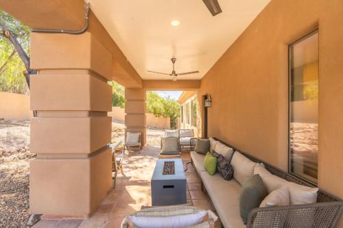 Primrose Palace Fountain Park Pool Hot tub in Fountain Hills