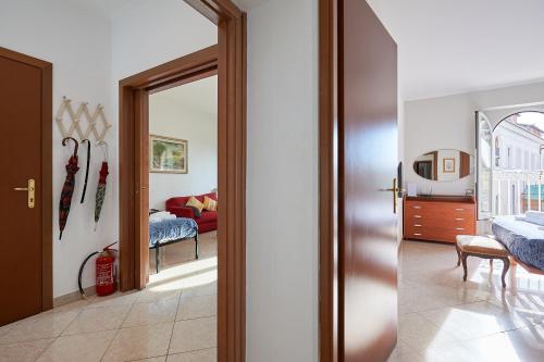 Close to the Spanish Steps, WIFI, Air Cond, 2 bedrooms, Rome (photo 8)