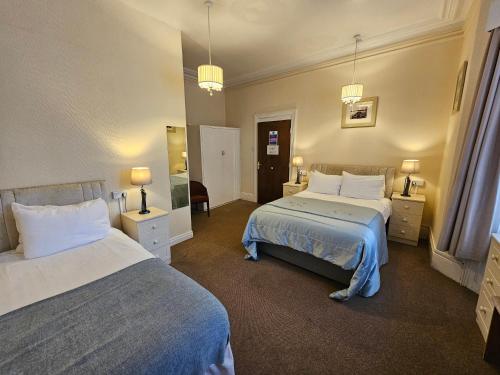 Rivelyn Hotel - main image