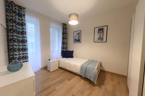 Charming 2-Bedroom Apartment in the Heart of Lausanne RSF2 Charming 2-Bedroom Apartment in the Heart of Lausanne RSF2