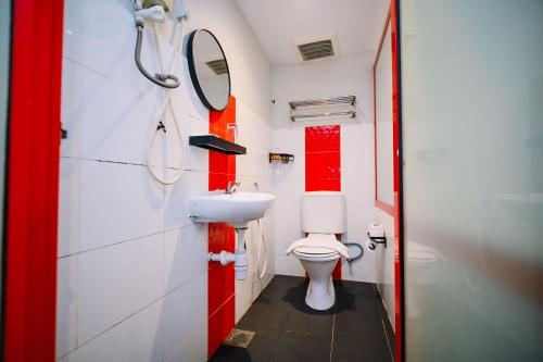 Swing & Pillows - KL Kuchai Lama formerly known as Sunrise Inn - image 4