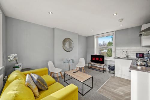 Lovely Flat in Maidstone - Sleeps 3, Kent
