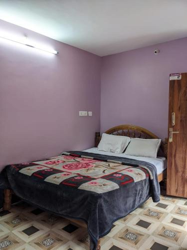 GK Holidays Inn