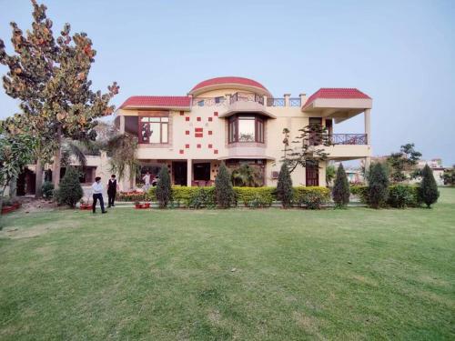 Basti House - Boutique Homestay in Semra