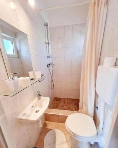 Holiday home Dinko-20m from sea - image 6