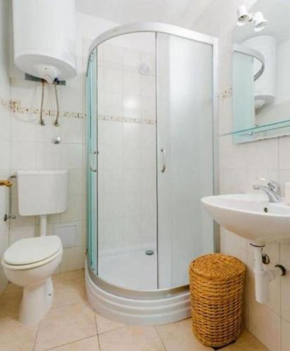 Holiday home Dinko-20m from sea - image 13