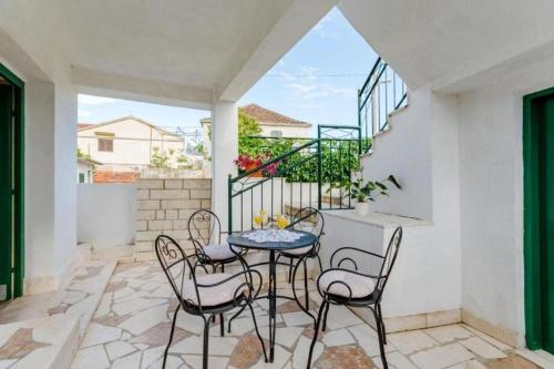 Holiday home Dinko-20m from sea - image 3