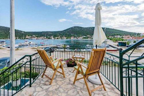 Holiday home Dinko-20m from sea - main image