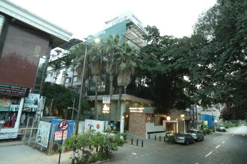 Monarch Luxur - Infantry Road – Bangalore, MN