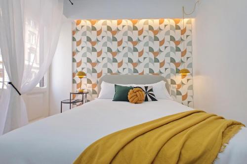YCH-Colorful and classy apartment near Fori Imperiali, Roma (foto 3)