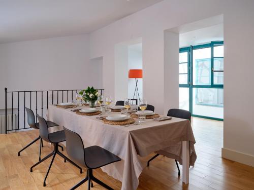 Four-Bedroom Holiday Home image 6