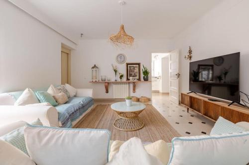 Family Villa in Lisbon ,Heated Pool ,Elevator,Parking,6 Bedrooms,Sleeps 14, Lisbon (photo 7)