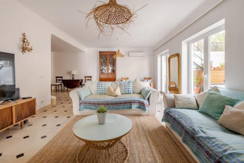 Family Villa in Lisbon ,Heated Pool ,Elevator,Parking,6 Bedrooms,Sleeps 14, Lisbon (photo 6)