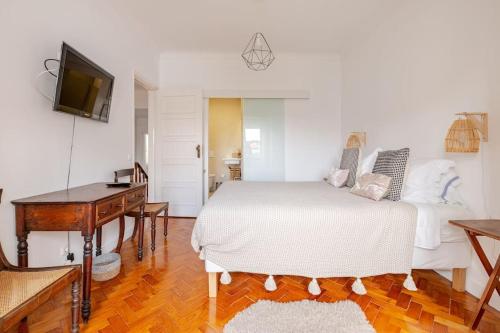 Family Villa in Lisbon ,Heated Pool ,Elevator,Parking,6 Bedrooms,Sleeps 14, Lisbon (photo 8)