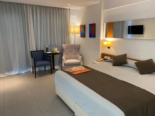 Executive Sea View Room with Outdoor Whirlpool image 6