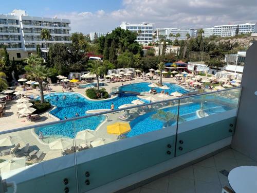 Executive Sea View Room with Outdoor Whirlpool image 5