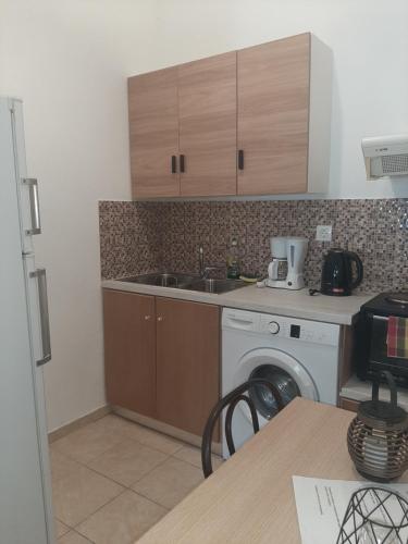 Melia studio 2 seafront apartment in Loutraki Skopelosa