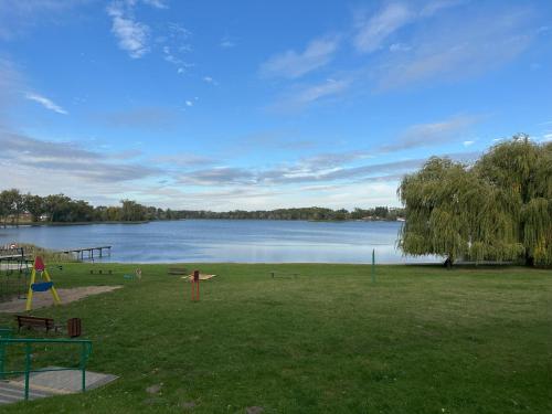 . Apartament nad jeziorem AN